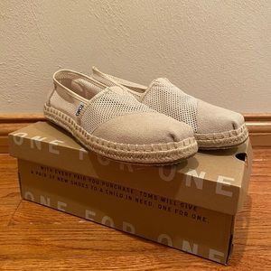 Women’s Toms size 8.5